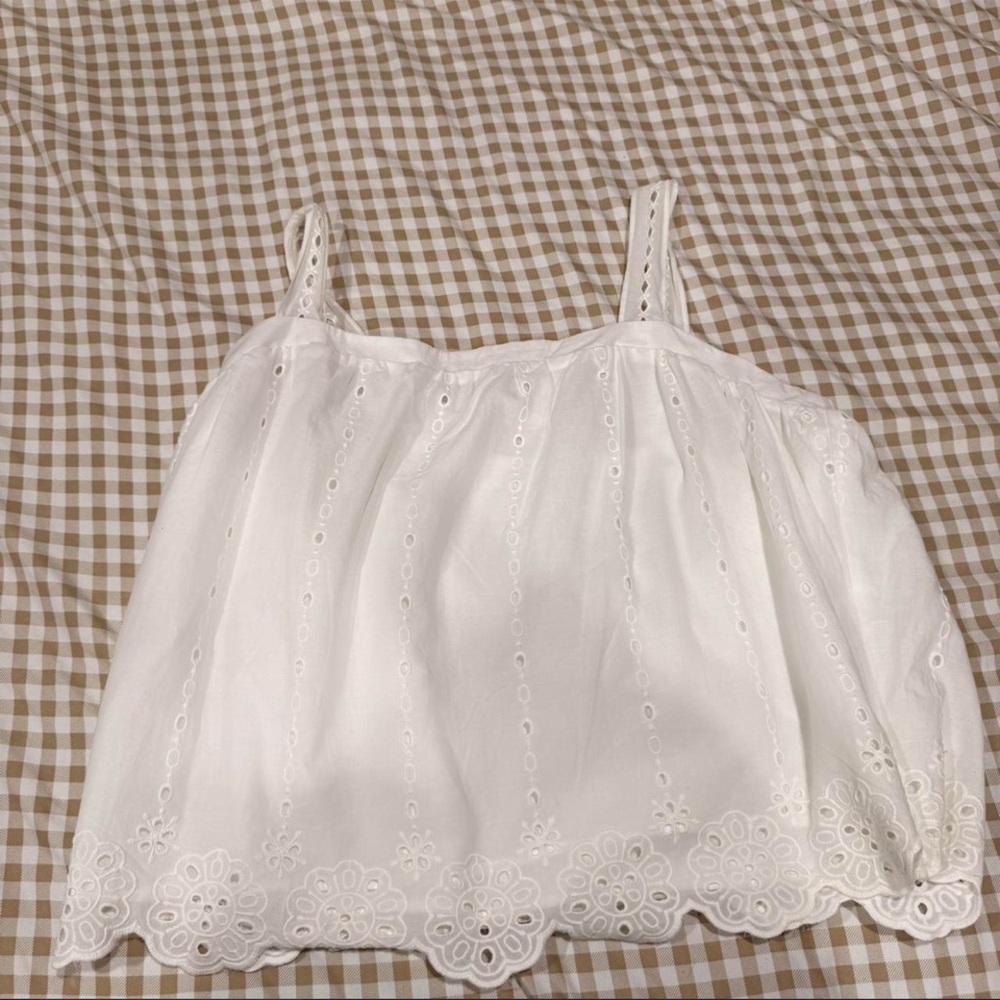 Maurice’s White tank top